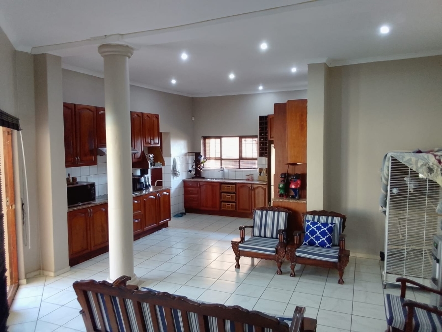 To Let 4 Bedroom Property for Rent in Safari Gardens North West